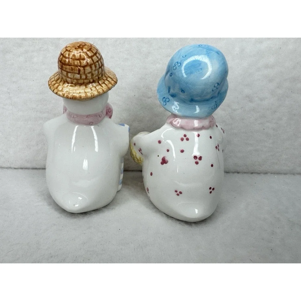 Vintage Boy and Girl Duck Salt And‎ Pepper Shakers Set